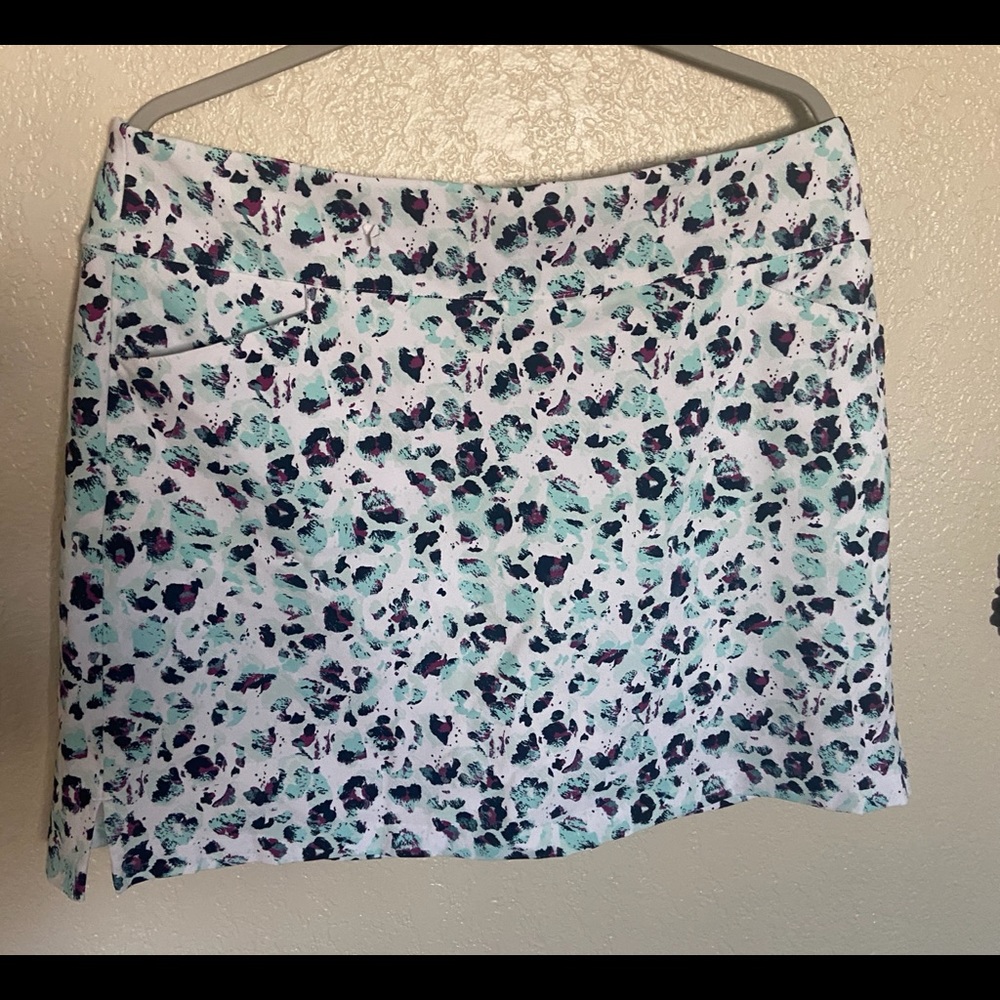 Golfing skirt with under shorts size xl